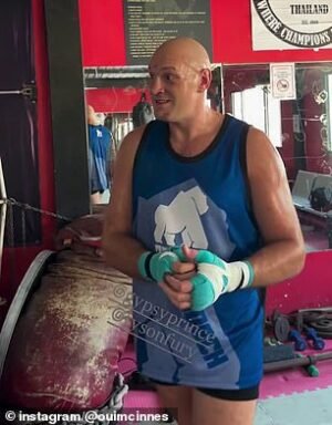 Tyson Fury confirma que su hijo mayor, de 15 años, quiere empezar a boxear mientras el adolescente muestra sus habilidades en el ring, pero advierte que enfrenta el mismo problema que el hijo boxeador de Ricky Hatton.