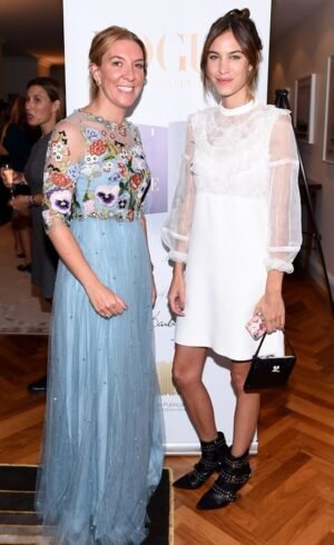 Funcionarios inciviles: los constructores que trabajan en la casa de 8,5 millones de libras esterlinas de Dame Antonia Romeo son “objetivo del lenguaje salado de sus vecinos molestos por el trabajo”