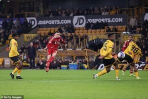 Wolves 1-3 Liverpool: Los Rojos aliviaron la presión sobre Arne Slott con una clínica y cómoda victoria en la Copa FA para desterrar los fantasmas de una devastadora derrota liguera en Molineux hace apenas tres días, escribe Dominic King