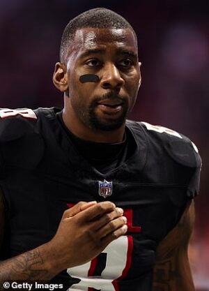 El disgustado excompañero de Rondale Moore llama a las estrellas de la NFL ‘falsas’ por negarle el funeral después de una trágica muerte