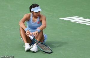Emma Raducanu sufrió una humillante afta durante 52 minutos en Indian Wells y no fue muy “agresiva” contra la poderosa número 6 del mundo, Amanda Anisimova.
