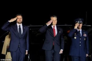 JD Vance asiste al traslado honorable del soldado muerto en la Operación Furia Épica mientras Trump revela que el vicepresidente estaba “menos entusiasmado” con la guerra en Irán