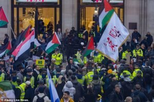 Prohibida la marcha del odio pro Irán: el Ministro del Interior cede ante la presión masiva y los partidarios del régimen asesino y opresor de mujeres de Teherán suspenden la manifestación en Londres