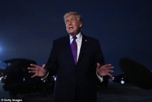 Trump dice que se está investigando la amenaza de represalia con aviones no tripulados de Irán a California y revela que Estados Unidos tiene ‘ojos’ puestos en una célula durmiente