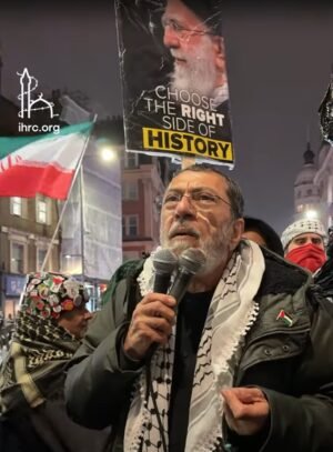 El organizador de una “manifestación del odio” proiraní en Londres se reunió una vez con el ayatolá Ali Jamenei para entregarle un expediente sobre la islamofobia en Gran Bretaña.