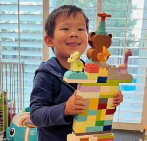 Se ha registrado un caso en relación con la muerte de Aaradhya, de cuatro años, debido a una colisión de una bicicleta eléctrica y un jeep con un niño de 11 años.