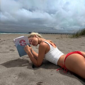 Livie Dunne en bikini muestra sus preparativos de ‘Baywatch’ y ofrece una mirada detrás de escena de su primer papel cinematográfico
