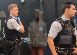 Un pasajero de un hotel de asilo que entró en pánico tras irrumpir en la casa de una mujer ciega ha sido absuelto por la policía por falta de pruebas.