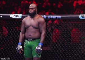 Ex estrella de UFC absuelta de cargos por delitos graves después de morder a una víctima durante un incidente doméstico en Florida