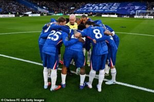 Liam Rosenier criticó al árbitro por atacar el grupo previo al partido del Chelsea después de que se negó a moverse y culpó al extraño incidente por el penalti fallado por su equipo en la derrota de Newcastle.