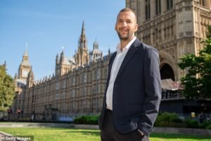 La Iglesia de Inglaterra podría abandonar la Iglesia establecida en Gran Bretaña si los Verdes ganan las elecciones