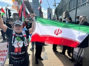 Manifestantes pro-Irán convergen en la ‘manifestación del odio’ de al-Quds en Londres con 1.000 policías antidisturbios en alerta.