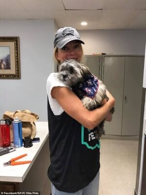 El entrenador de la NHL lamenta la trágica pérdida de su esposa, de 51 años, mientras el mundo del hockey se une para apoyar a la familia después de una larga enfermedad