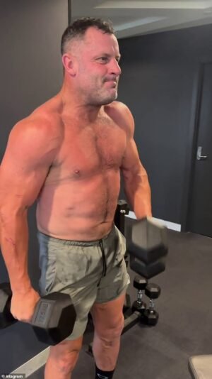 La estrella del fútbol Chris Walker participó en actos “profundamente conectados” antes de ser acusado de una serie de delitos de violencia doméstica, según escuchó el tribunal