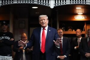 Donald Trump pide que Venezuela se convierta en el estado número 51 de Estados Unidos antes de enfrentarse a Estados Unidos en la final de béisbol