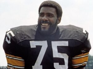 Los Steelers se vieron obligados a aclarar que la leyenda de la NFL todavía estaba viva luego de que los rumores de que había muerto se volvieran virales.