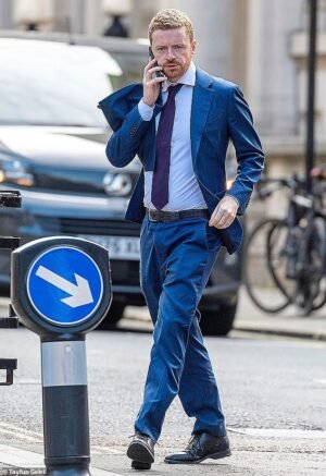 Un atraco muy conveniente: GUY ADAMS investiga el curioso caso del jefe del número 10, Mandelson encuentra que su WhatsApp y su teléfono desaparecen justo a tiempo.