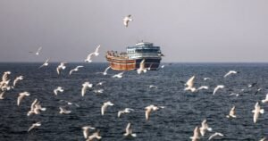 La guerra entre Irán y Estados Unidos asfixia rutas marítimas clave y amenaza a la industria mundial de carga