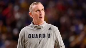 Bobby Hurley minimizó el futuro después de que el estado de Arizona derrotara a Kansas