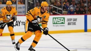 Evgeni Malkin, jugador de los Penguins, expulsado por cortes, podría enfrentarse a una sanción