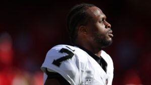 Fuente: Raiders renunciarán al QB Geno Smith en intercambio