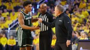 El jugador del Michigan St. Fears recibe una amonestación por otra patada en la ingle