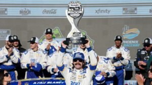 Blaney acabó con la racha de Reddick de barrer a Penske en Phoenix