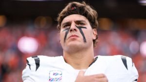 Fuente: Ravens acuerdan firmar a Trey Hendrickson por 4 años y $112 millones