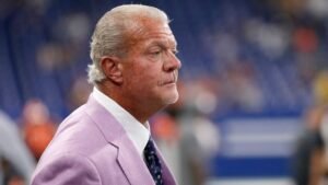 La colección de recuerdos de Jim Irsay en subasta supera los 93 millones de dólares