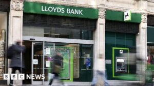 Lloyds Bank desvela que casi medio millón de clientes se han visto afectados por un error informático
