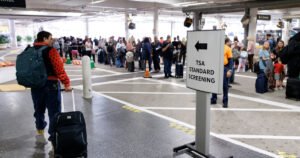 Un trabajador de la TSA dice que su familia está pagando el precio por trabajar sin sueldo