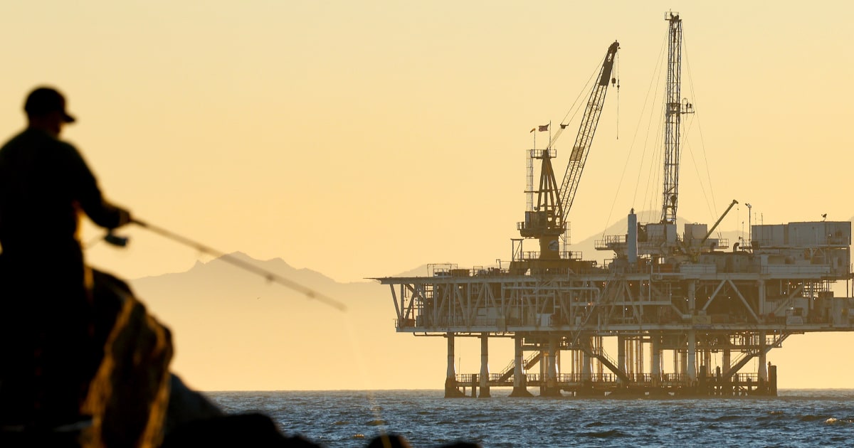 251120-oildrilling-California-trump-gk-83c006.jpg