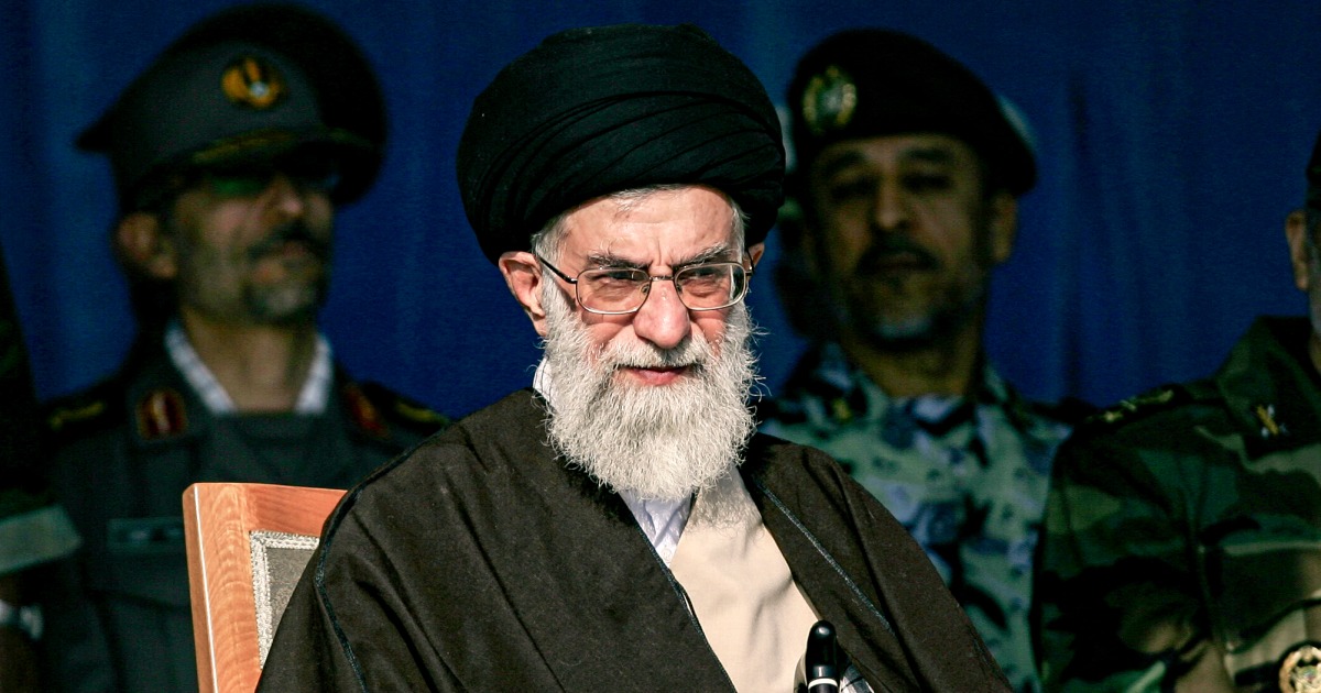 El ayatolá Ali Jamenei, el líder religioso que gobernó Irán durante décadas, murió en el ataque.