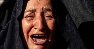 Miles de iraníes lloran al ayatolá Ali Jamenei en Teherán