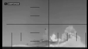 MIRAR: Submarino estadounidense torpedea barco iraní en el Océano Índico, primer ataque desde la Segunda Guerra Mundial