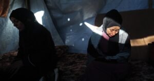 En Gaza, los palestinos han sido olvidados a medida que la guerra de Irán atrae la atención y se desacelera el progreso hacia un alto el fuego.