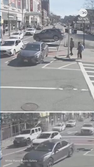 MIRAR: Un SUV fuera de control cierra un andamio