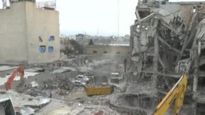 Video de periodistas iraníes-estadounidenses sobre el sentimiento dentro de Irán mientras la guerra se desata