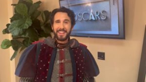 MIRAR: El momento Oscar de Josh Groban digno de un rey