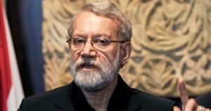 El jefe de seguridad de Irán, Ali Larijani, murió en un ataque aéreo nocturno, dijo Israel.