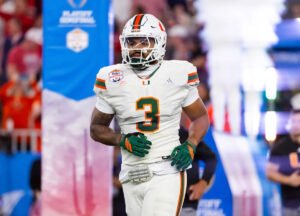 Draft simulado de la NFL 2026: los Broncos seleccionan al cazamariscales estrella de Miami