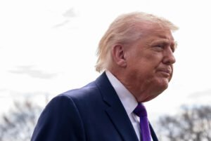 Los estados demandan a la administración Trump para desafiar la política que exige que las universidades recopilen datos raciales