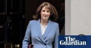 Previsión de primavera: Reeves insiste en que los laboristas tienen un “plan económico correcto” mientras el crecimiento del 2026 se rebaja | Previsión de primavera 2026