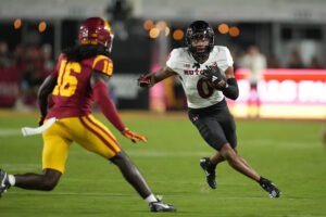 El esquinero Prophet Brown ha sido discutido como el jugador con más antigüedad en la USC