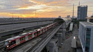 Tarifa máxima de Jabodebek LRT 10.000 IDR durante las vacaciones del Eid 2026, tenga en cuenta la fecha