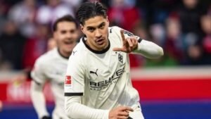 La falta de Kevin Dix tras un gol sin penalti fue anulada por el VAR en la Bundesliga