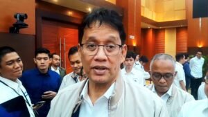 La guerra de Irán contra Estados Unidos e Israel, el Ministro de Finanzas Pourbaya afirma que el suministro de combustible es seguro incluso cuando los precios del petróleo aumentan