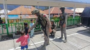 Un enfoque humanitario se ha convertido en un “arma” policial para generar confianza pública y mantener la estabilidad de la seguridad en el interior de Papúa.