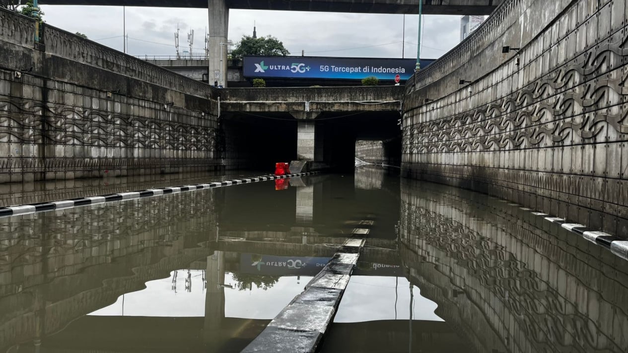 69ad35fdc1869-underpass-mampang-sempat-lumpuh-akibat-banjir_gemini_1265_711.jpg