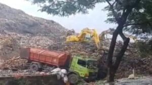 Deslizamiento de basura en el gobierno provincial de Yakarta Ministro de Medio Ambiente Sentil Jakarta Bantargebang